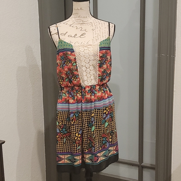 Gianni Bini Dresses & Skirts - Gianni Bini Summer Dress Lace Insert